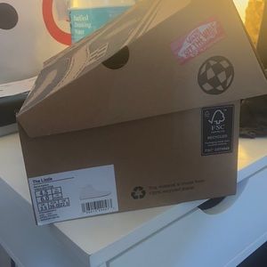 Vans Shoe- The Lizzie / color: marshmellow (off white)